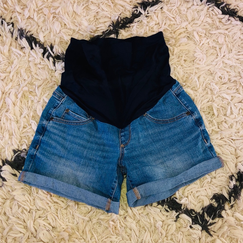 Maternity shorts